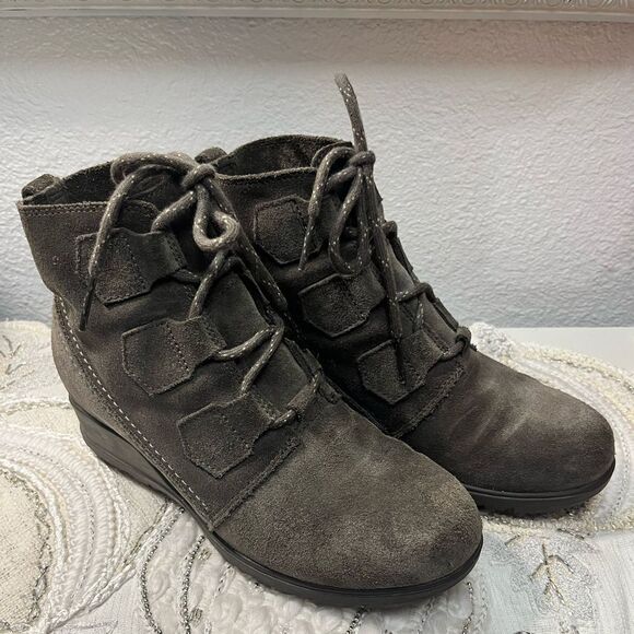🎉HP 🎉EUC Sorel Evie Booties - Picture 1 of 13
